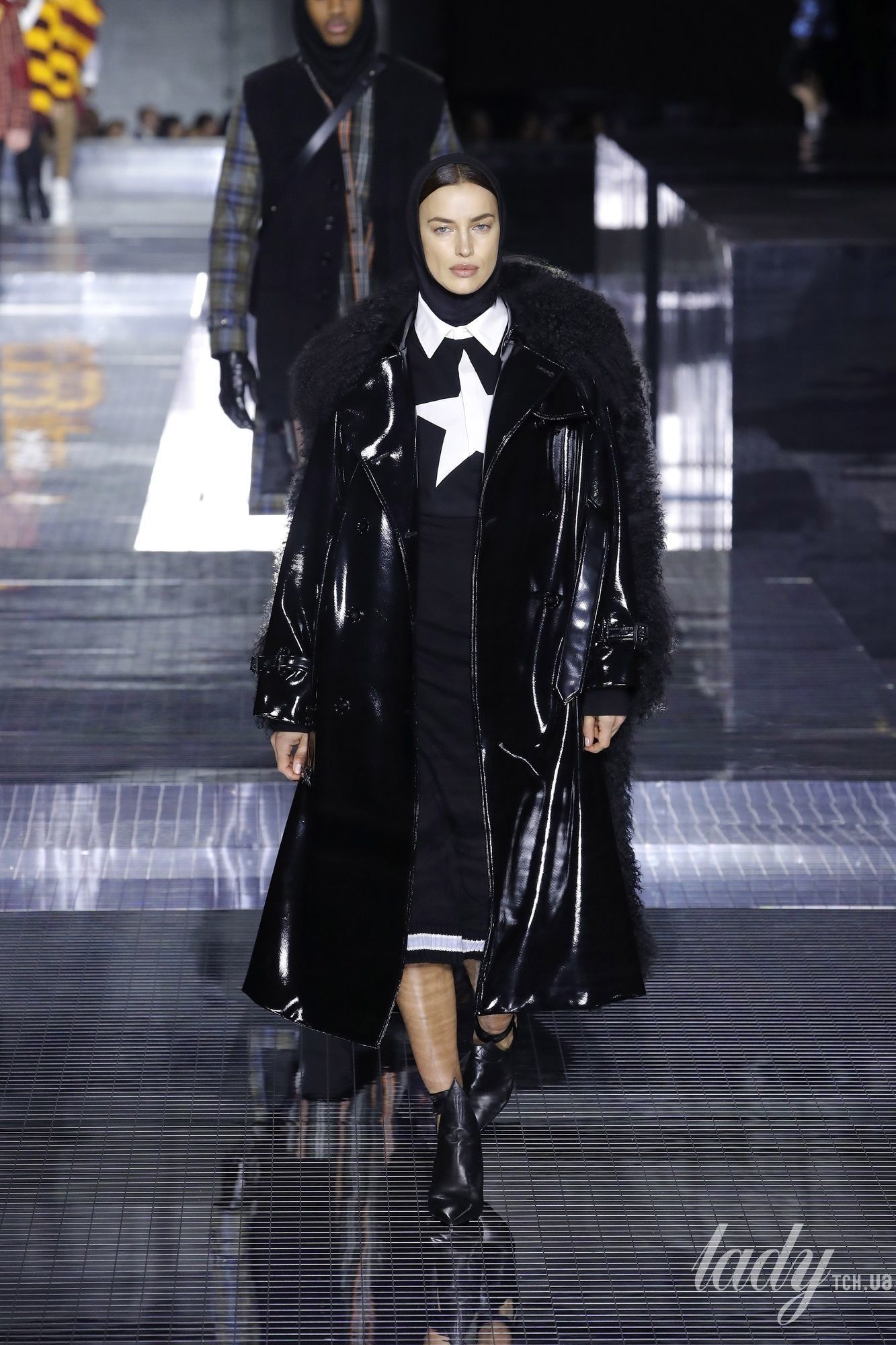 Коллекция Burberry прет-а-порте сезона осень-зима 2020-2021_83