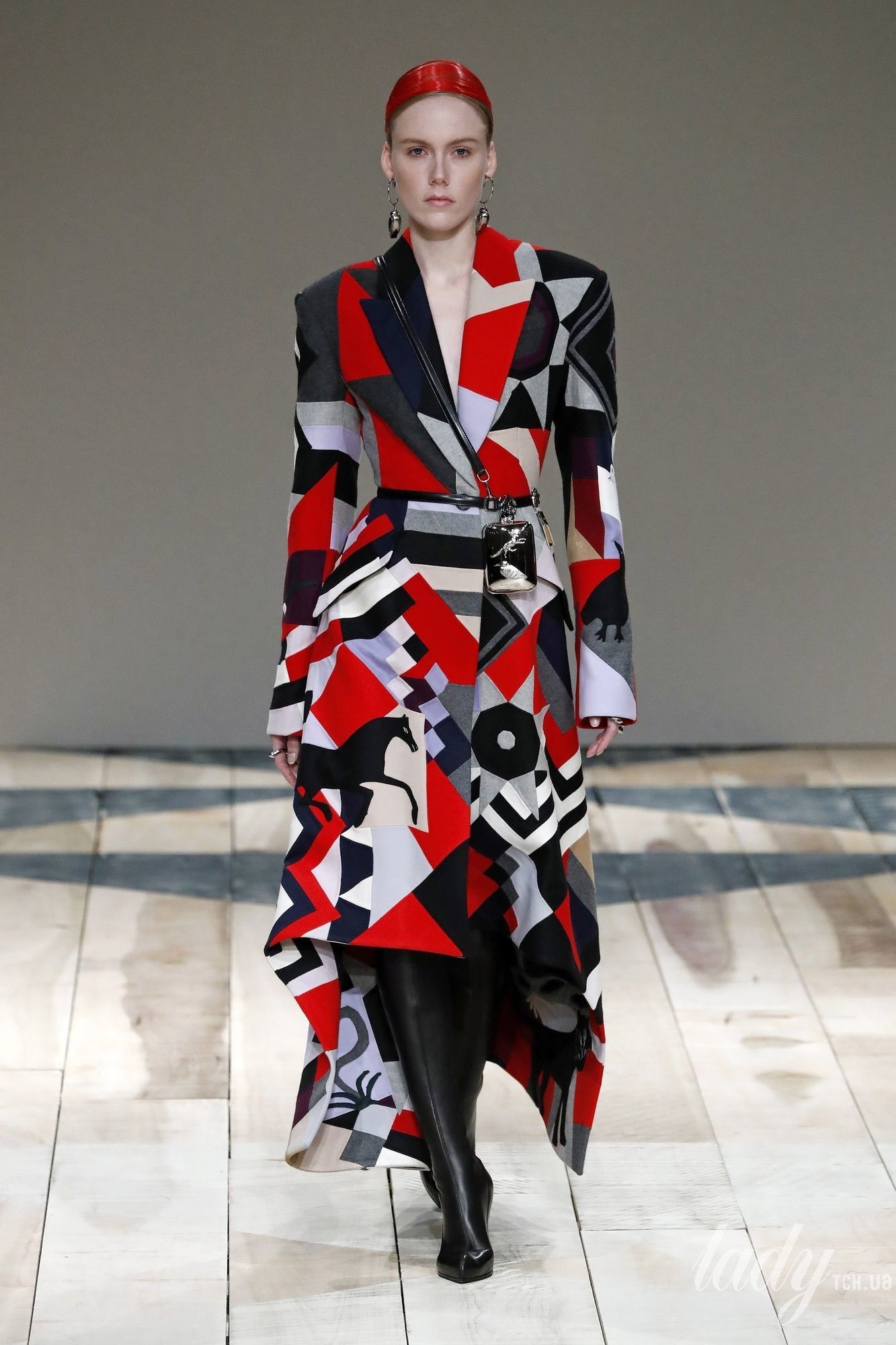 Коллекция Alexander McQueen прет-а-порте сезона осень-зима 2020-2021_18