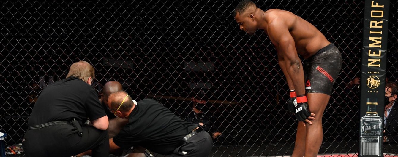 Боєць UFC моторошно "вирубив" суперника за 20 секунд