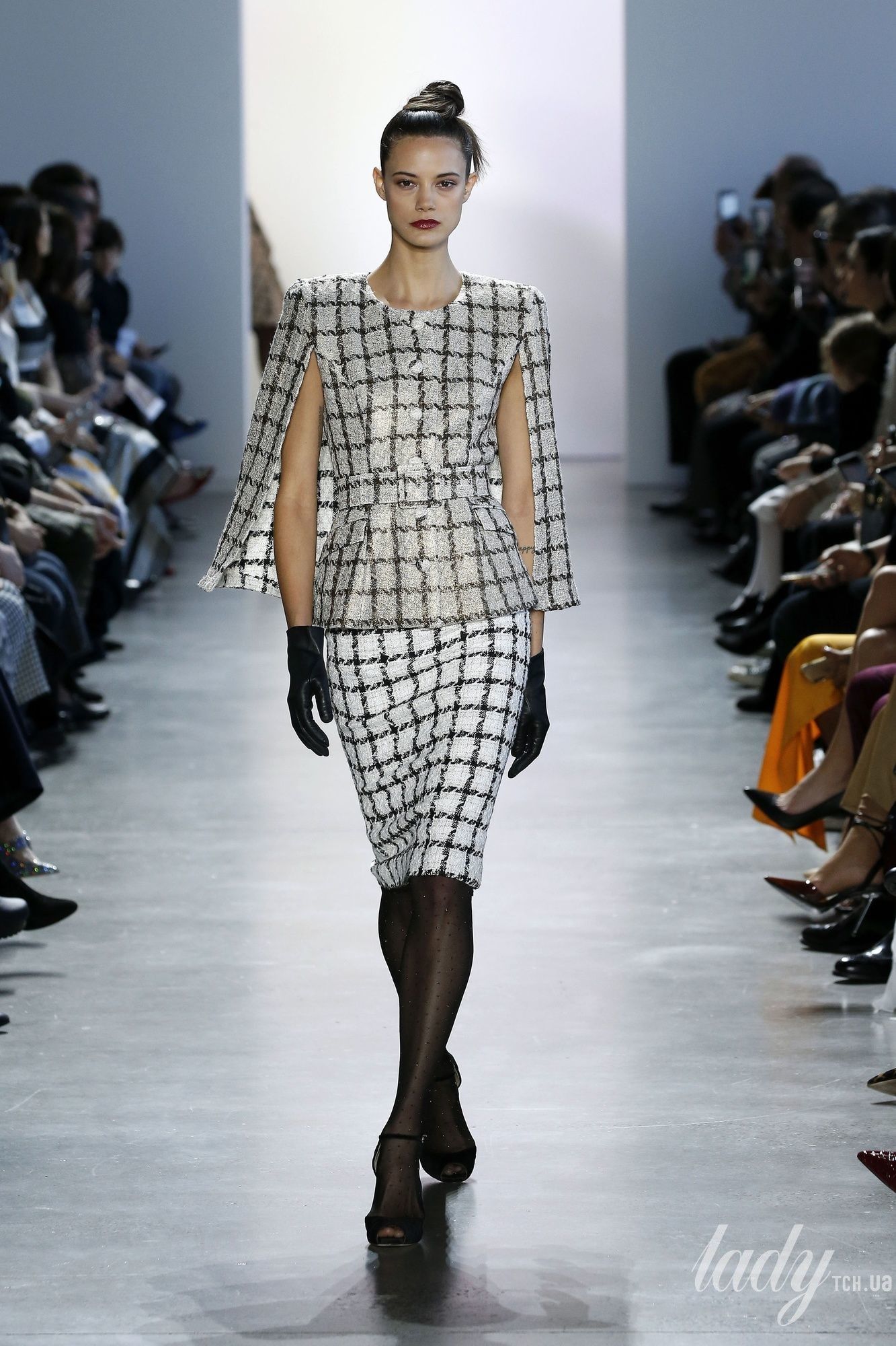 Коллекция Badgley Mischka прет-а-порте сезона осень-зима 2020-2021_12