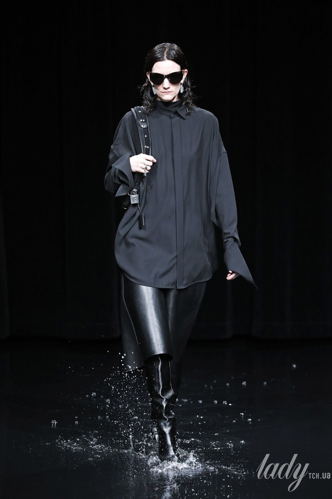 Коллекция Balenciaga прет-а-порте сезона осень-зима 2020-2021_29