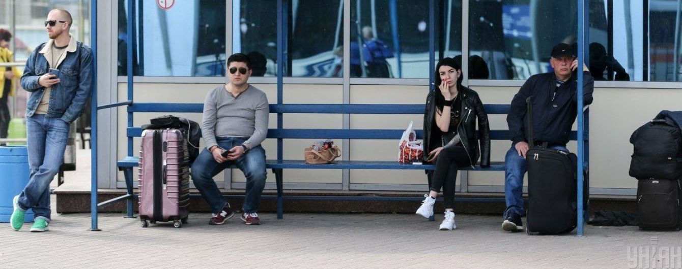 Автостоп, таксі та мікроавтобуси: як під час карантину доїхати з одного міста до іншого і скільки це коштує