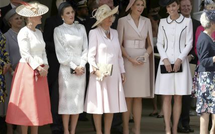 Вся королевская рать: Летиция, Максима, Елизавета II, герцогини Кейт и Камилла на церемонии