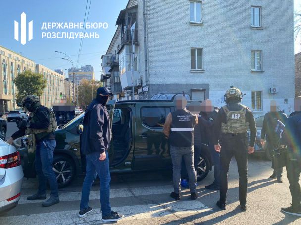 У Києві затримали трьох посадовців Голосіївського ТЦК та трьох цивільних, які допомагали ухилянтам