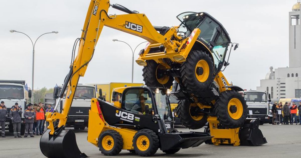 Во время соревнований операторов и водителей спецтехники в Киеве / © Киевводоканал