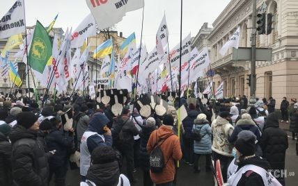 ФЛП митингуют вторые сутки подряд и снова будут ночевать на Майдане в Киеве