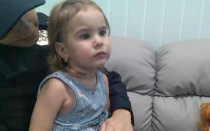 В Киеве потерялась двухлетняя девочка, ищут ее родителей: фото