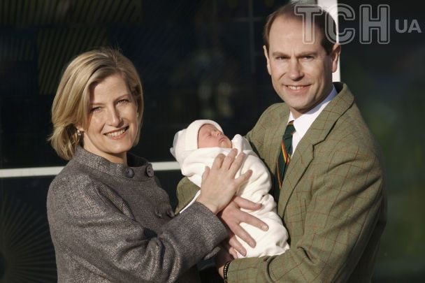 Софи и принц Эдвард с новорожденным сыном Джеймсом  / © Getty Images
