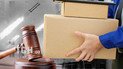 В Николаеве работник почты шантажировал российскими ракетами приходивших в отделение женщин. Коллаж ТСН.ua