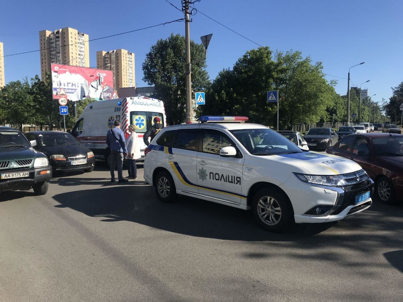 На Дарниці водійка збила жінку