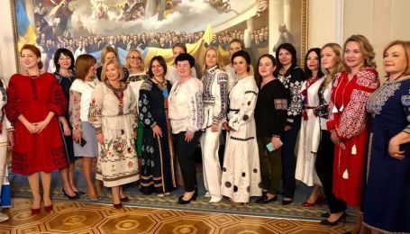 День вышиванки: как политики поздравляют украинцев и хвастаются национальным нарядом в соцсетях