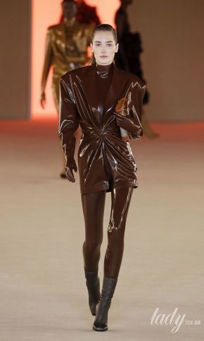 Кожа и латекс в кофейных тонах: коллекция Balmain сезона осень-зима 2020-2021