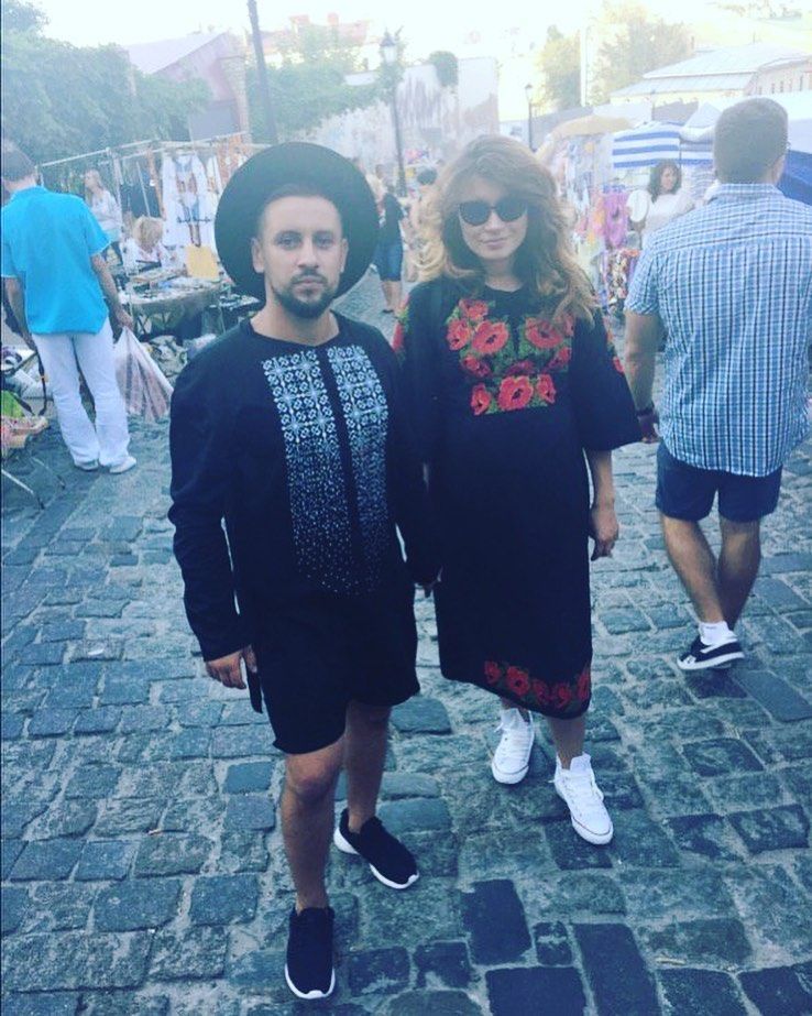 МONATIK з дружиною