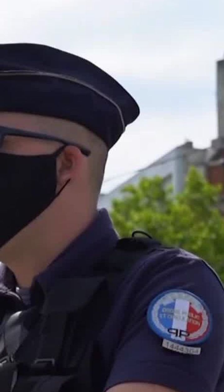 Гучний протест: у Франції медики скаржаться на умови праці