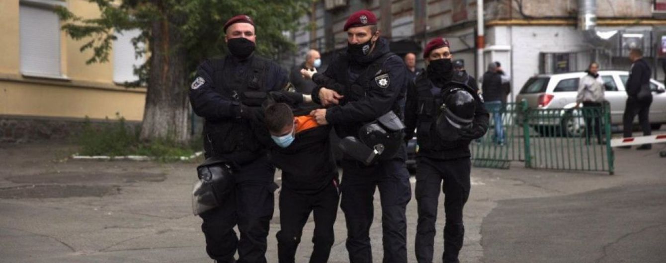 В ОПЗЖ обвинили полицию, которая якобы "способствовала" активистам атаковать их офис