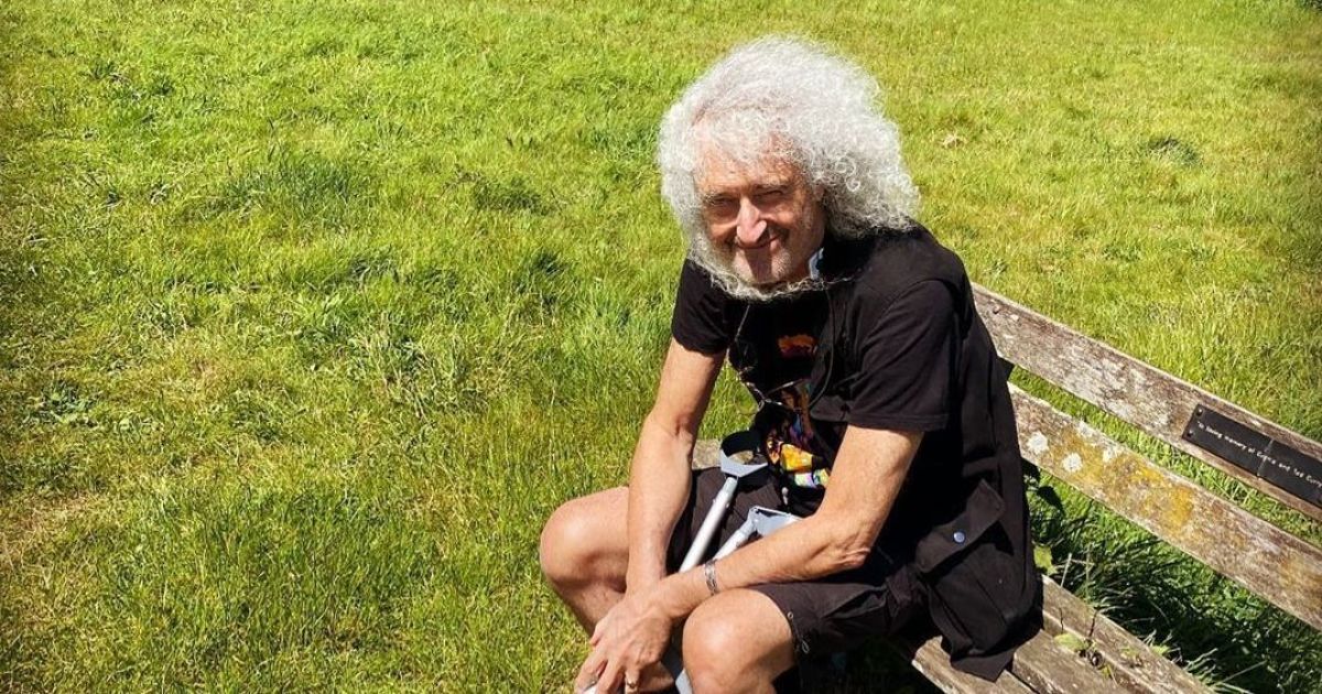 Гитарист Queen Брайан Мэй рассказал о последствиях "разрыва" ягодицы