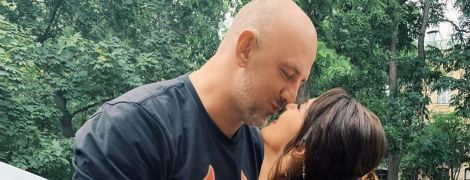 Закохані Настя Каменських і Потап погуляли старими вулицями Києва
