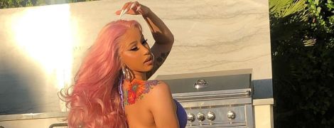 Cardi B у ліловому купальнику еротично потерлася сідницями об чоловіка