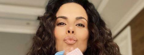Пристрасна Настя Каменських звабливо покрутила стегнами на камеру