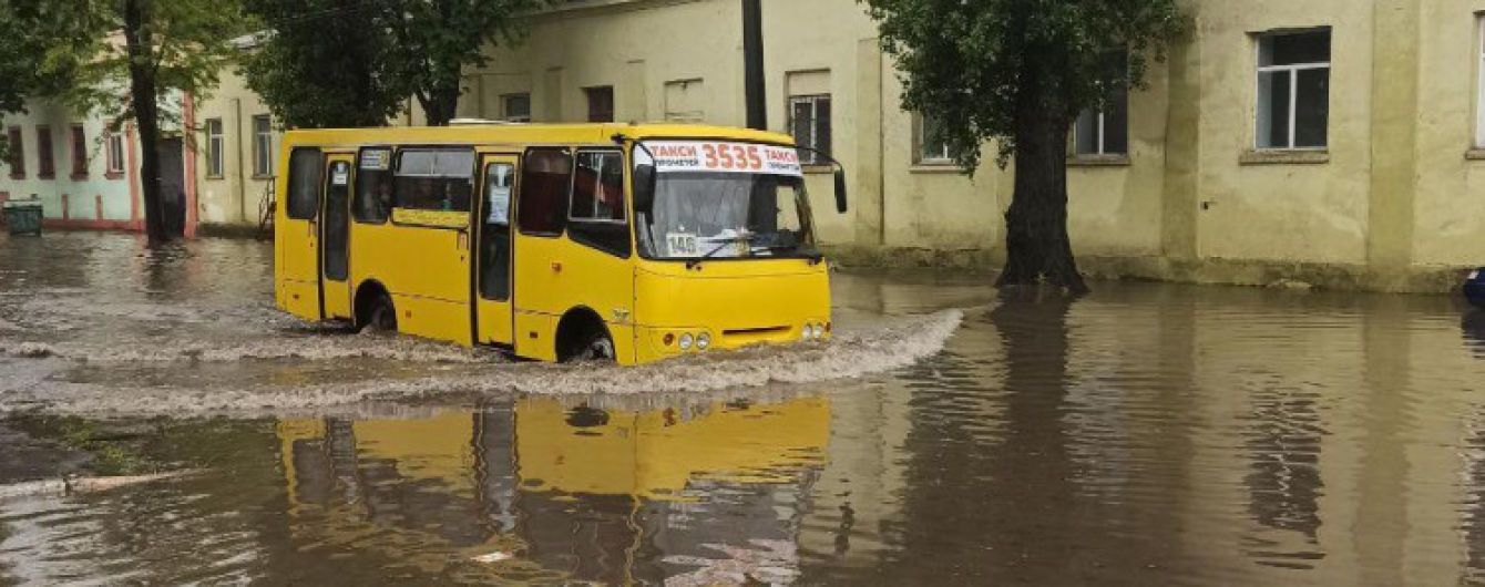 У Мережі показали затоплені вулиці Одеси після зливи