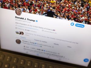 Борьба с другом: как Трамп поссорился со своим любимым Twitter