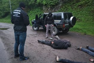 СБУ затримала злочинне угрупування, члени якого незаконно переправляли іноземців до Європи