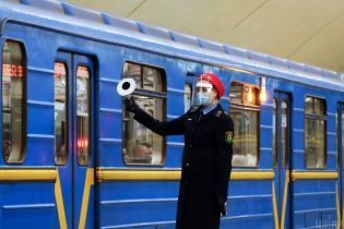 У Києві від 1 червня можуть закривати на вхід деякі станції метро: деталі