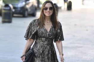 У розкішній сукні і з сумкою Chanel: Майлін Клас у стильному луці сходила на роботу