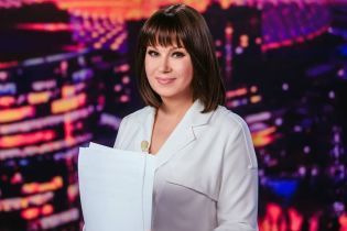 В маске и безрукавке: Алла Мазур показала свой лифтолук