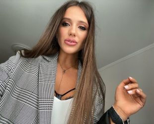 Победительница шоу "Холостяк" похвасталась ягодицами и прокомментировала измену Макса