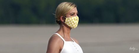В яркой маске и платье с розой: Иванка Трамп в эффектном образе вернулась из поездки