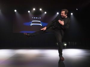 Від "ботана" з деспотичним батьком до епатажного винахідника: біографія Ілона Маска