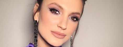 Без белья: финалистка шоу "Холостяк" сверкнула сосками
