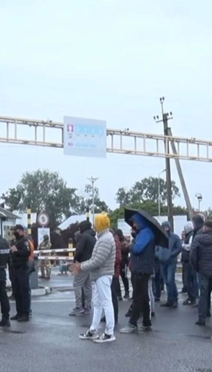 На Закарпатье пункт пропуска "Тиса" разблокировали после протеста перевозчиков