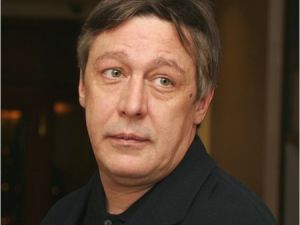 Михаил Ефремов в машине был не сам: появилось новое видео с места смертельного ДТП