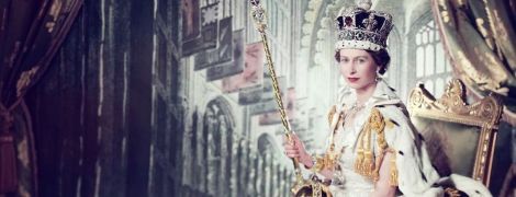 У розкішній сукні і з короною: королівський палац поділився архівним знімком 27-річної королеви Єлизавети II