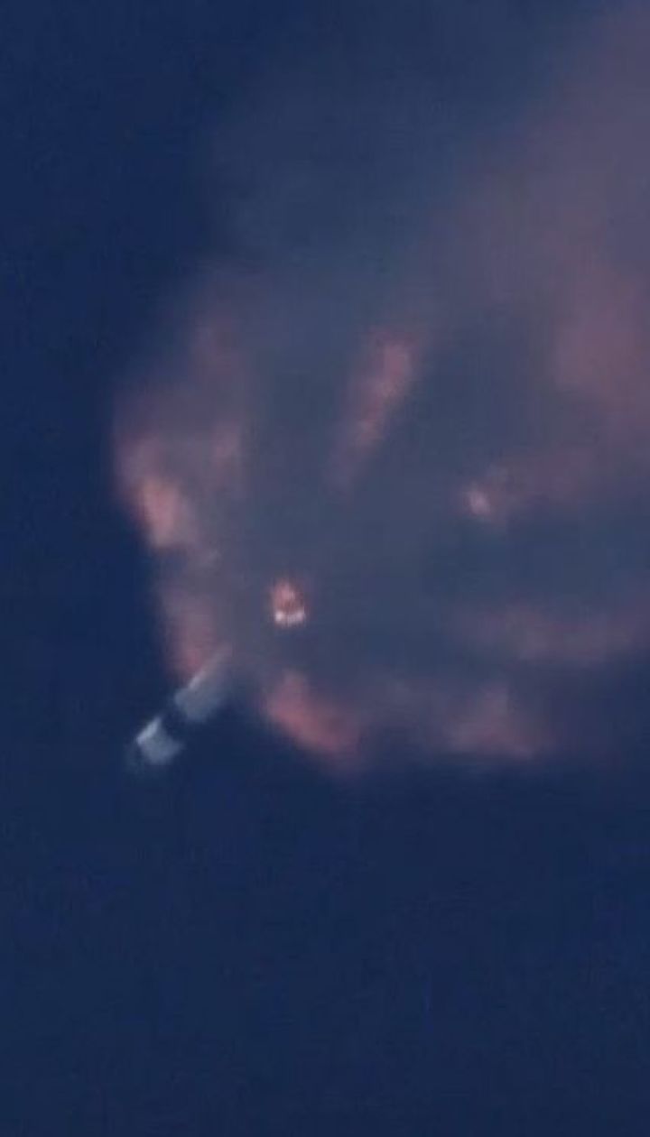 Ракета Falcon 9 успішно повернулася до космотрому на мисі Канаверал