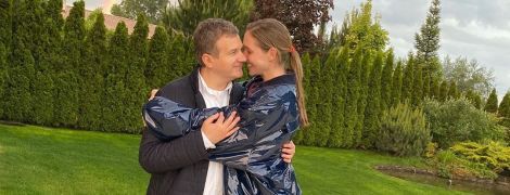 Осадча без макіяжу та ніжний Горбунов наробили фото на фоні веселки