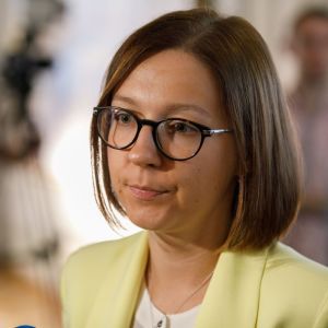 "Загальні фрази з Вікіпедії". Нардепка розкритикувала Програму діяльності уряду, порівнявши її з "рефератом"