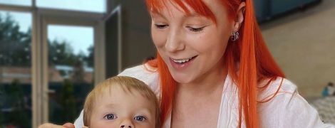 Вагітна Світлана Тарабарова показала кумедне відео, де однорічний син намагається з’їсти пластилін