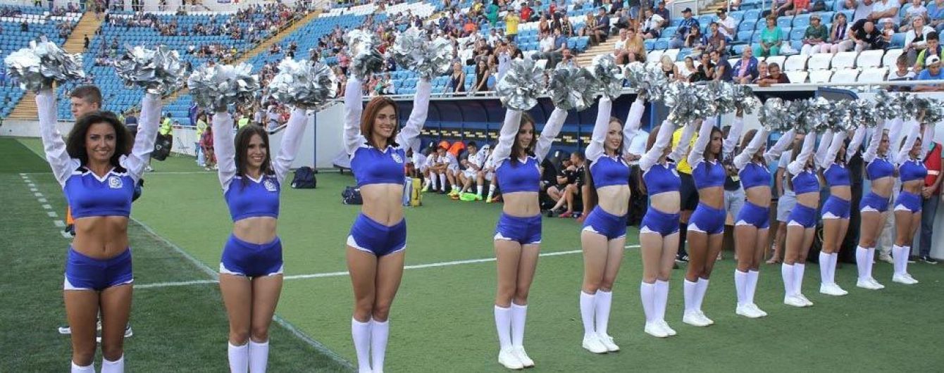 Вісім футбольних клубів України виступають проти догравання сезону