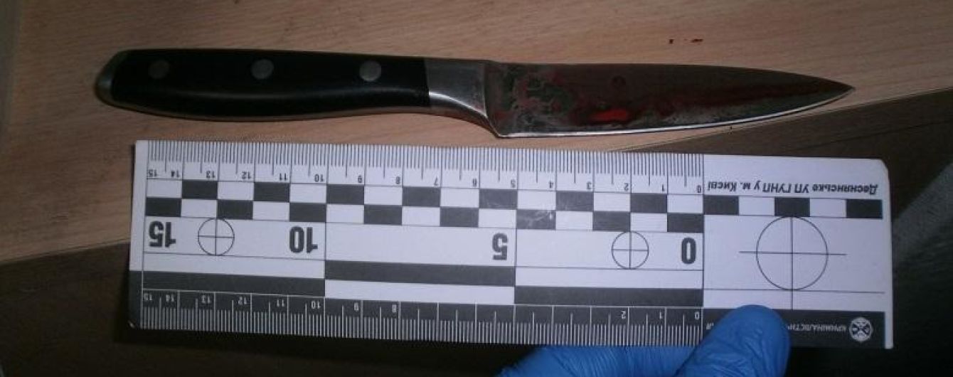 В Киеве на Подоле 30-летний сын заколол мать ножом