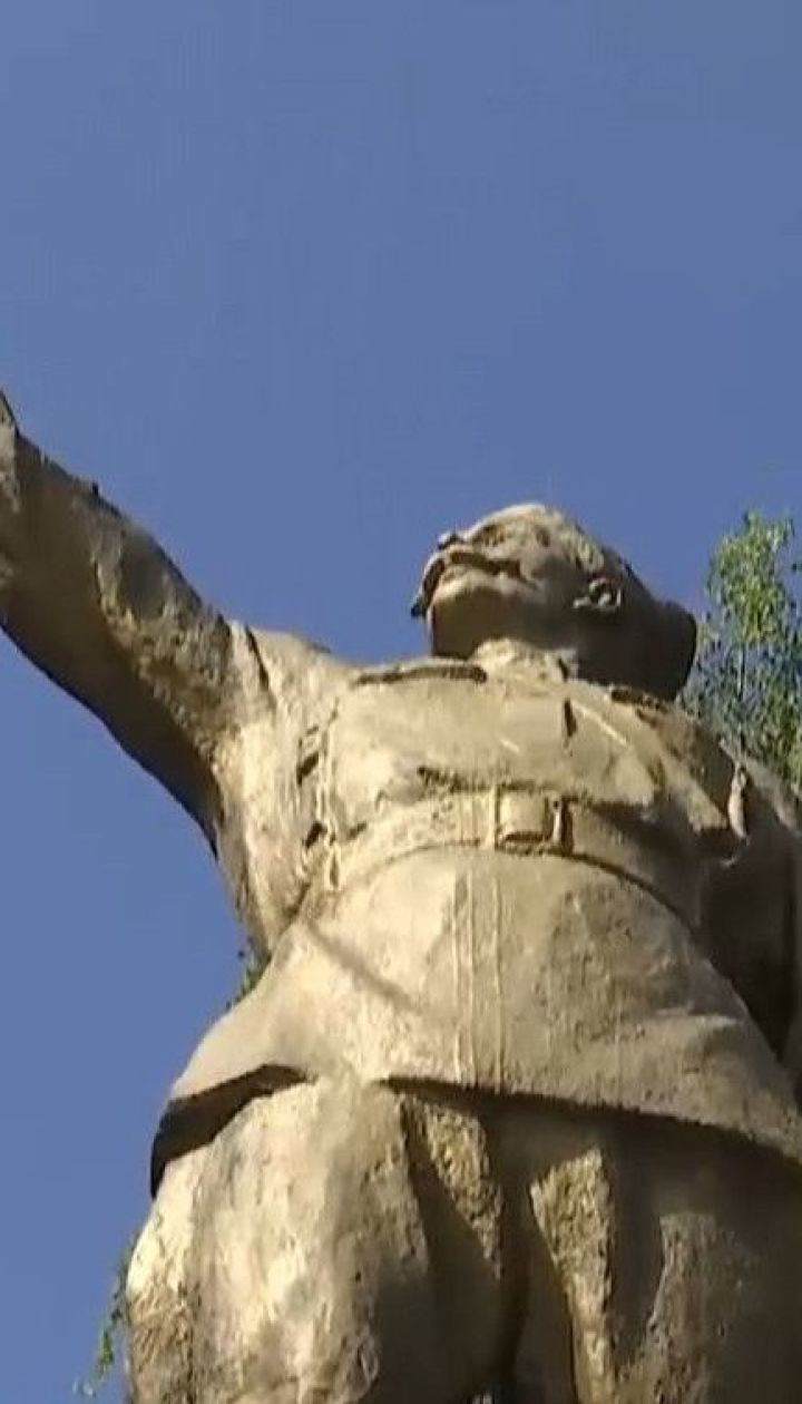 Последние идолы: как несколько областей Украины до сих пор пытаются перехитрить закон о декоммунизации