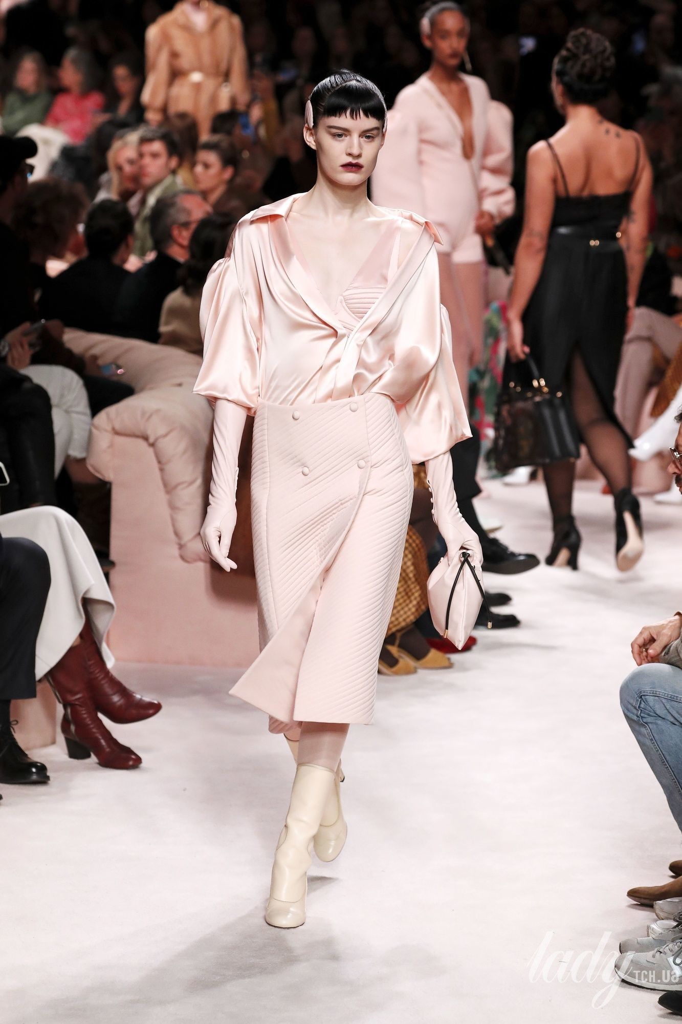Коллекция Fendi прет-а-порте сезона осень-зима 2020-2021_42