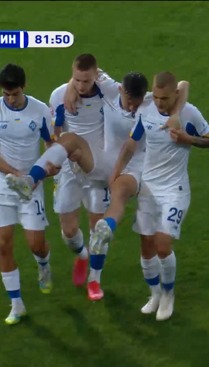 Заря - Динамо - 1:2. Сидорчук травмировался, его вынесли с поля на руках