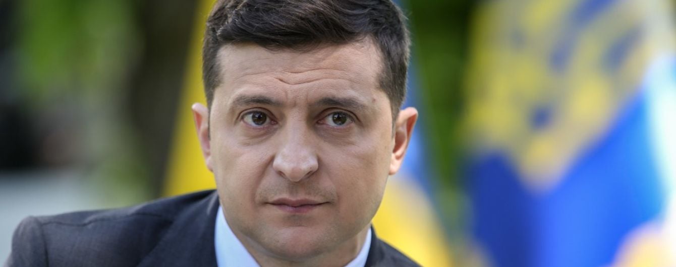 Минимум 6-7 тысяч: Зеленский приказал правительству повысить зарплаты медикам вторичного звена