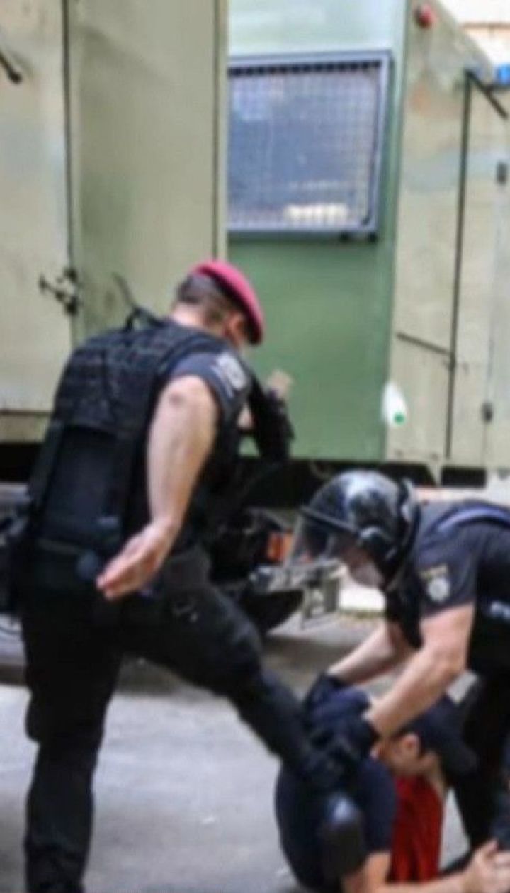 Что происходит в столице под судом, где выбирают меру пресечения Стерненку