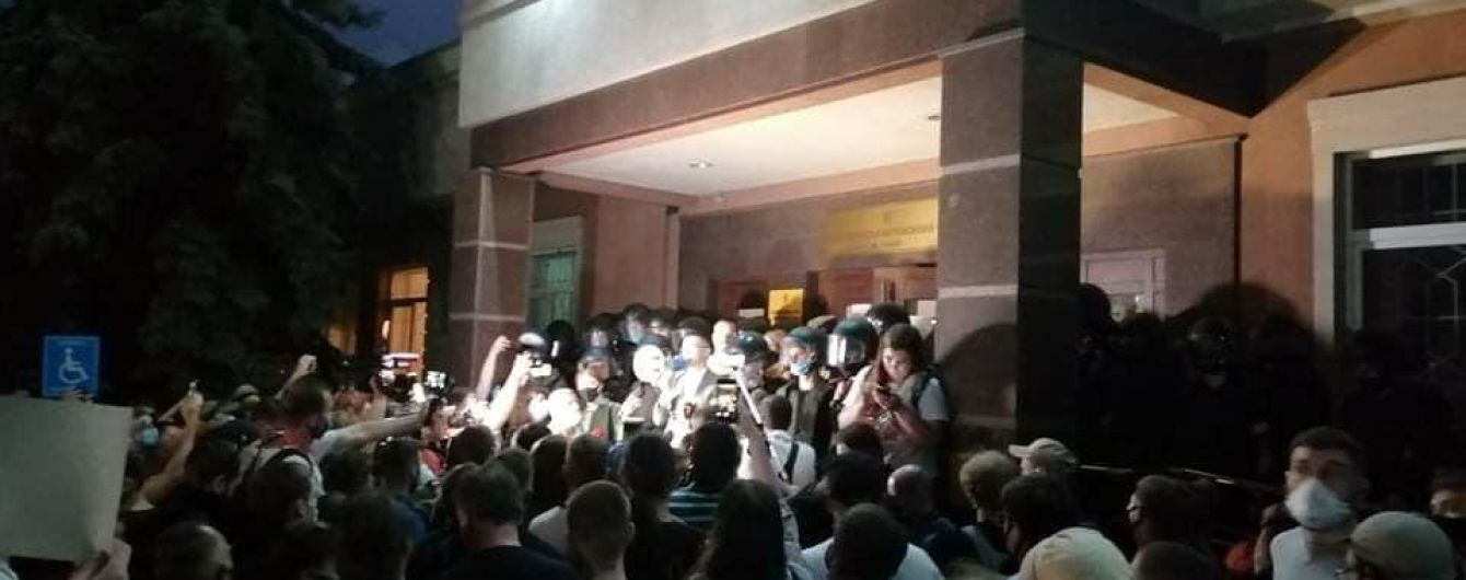 Стерненка відправили під домашній арешт на два місяці