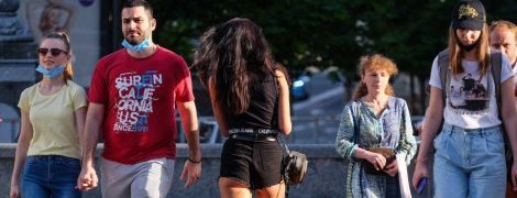 Високі люди частіше заражаються коронавірусом: як це пояснюють вчені