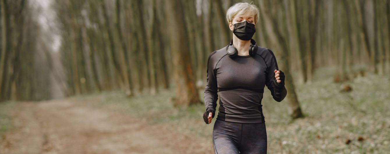 Спорт під час пандемії COVID-19: інтенсивні вправи у масці можуть бути небезпечними